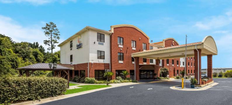 米德威-西塔拉哈西舒适套房酒店(Comfort Inn & Suites Midway - Tallahassee West)图片