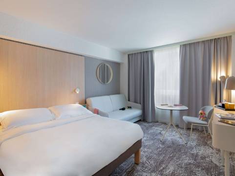 普罗旺斯地区艾克斯彩虹桥菲诺勒瑞斯诺富特酒店(Novotel Aix-en-Provence Pont-De-l'Arc Fenouillères)