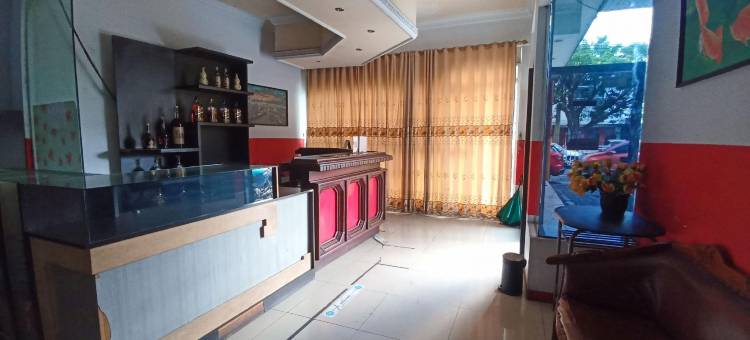 RedDoorz Near Sam Ratulangi图片