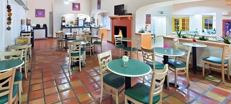 拉斯克鲁塞斯梅西亚谷拉昆塔温德姆酒店(La Quinta Inn by Wyndham Las Cruces Mesilla Valley)图片