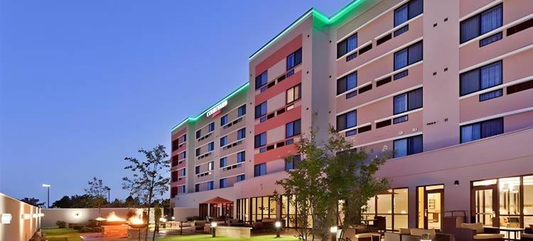 塔尔萨伍德兰希尔斯万豪万怡酒店(Courtyard Tulsa Woodland Hills)图片