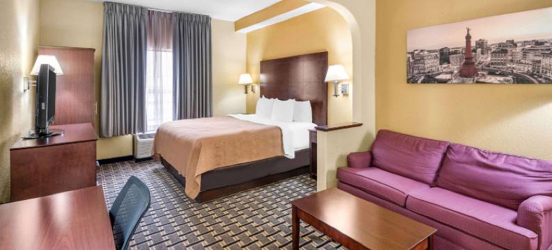 克拉丽奥西北套房酒店(Clarion Inn & Suites Northwest)图片