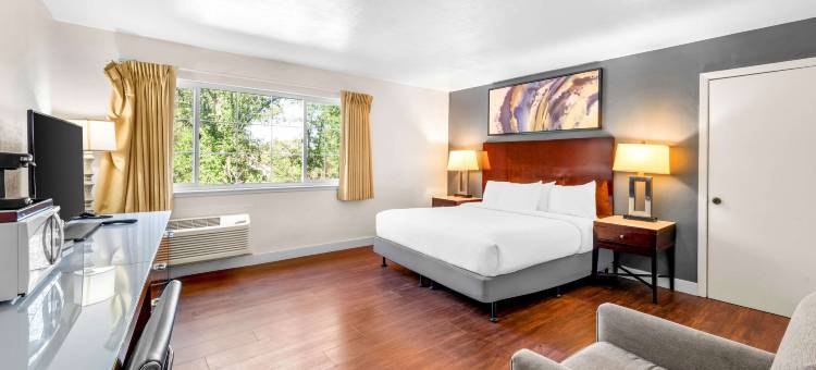 杰克逊品质酒店及套房(Quality Inn & Suites)图片