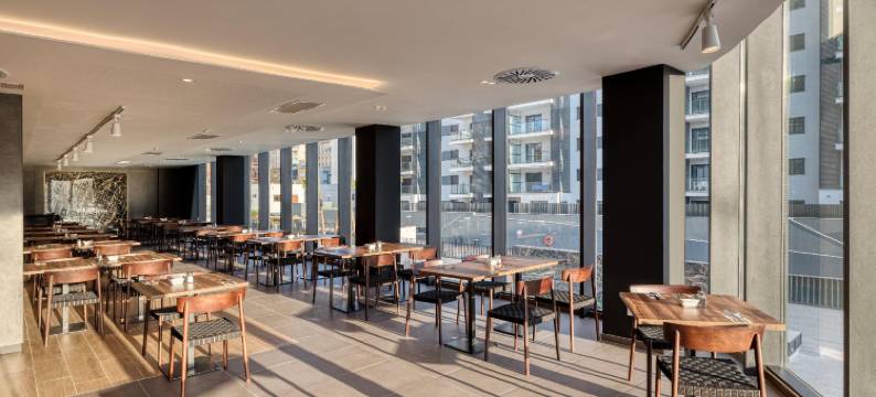 "甘迪亚参议员酒店"(Senator Gandia)图片