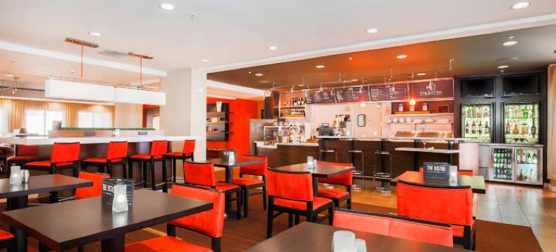 萨利纳斯蒙特利万豪万怡酒店(Courtyard Salinas Monterey)图片