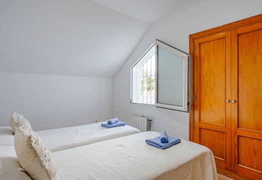 Romer Hotel Overview