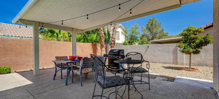 Cozy 5-Bedroom Oasis Near the Strip: Arcades, Pool, and BBQ Haven!图片