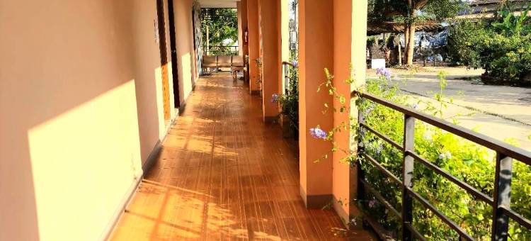 邦姆恩萨耶旅馆(Bumnsaya Place)图片