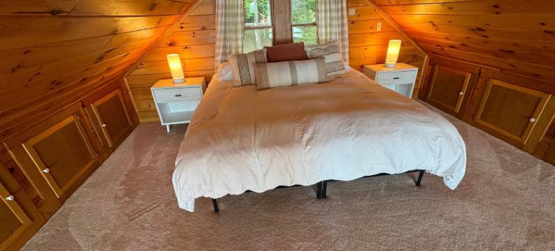 红杉避风港在悉尼(Red Cedar Haven in Sidney)图片