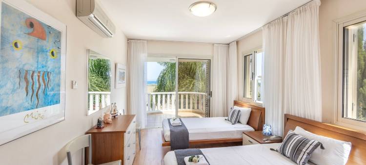 拉纳卡海滨别墅(Chelidonia Larnaca Seafront Villa)图片