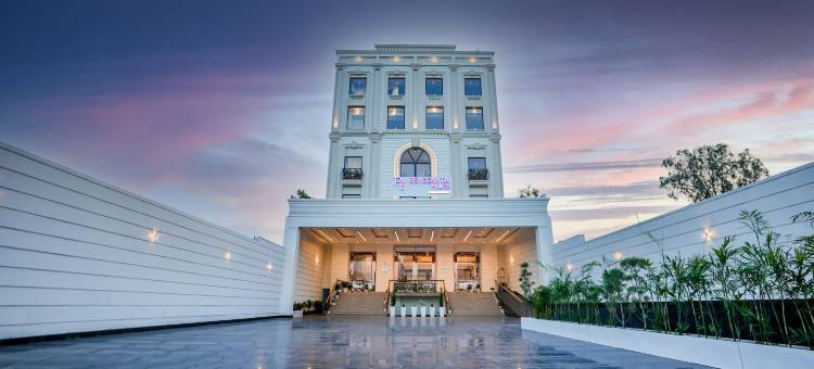 由皇家兰花酒店有限公司经营的雷杰塔普哈瓦拉酒店(Regenta Place Phagwara by Royal Orchid Hotels Limited)图片