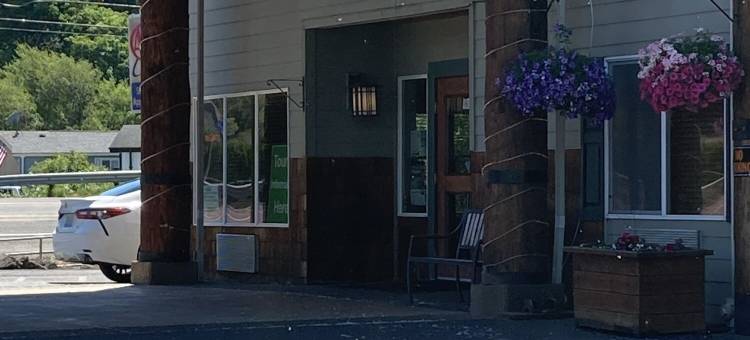 克拉茨卡尼河酒店(Clatskanie River Inn)图片