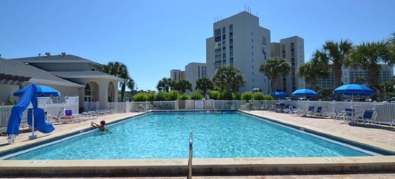 Stunning Shoreline Views and Luxurious Amenities - Exquisite Penthouse Escape图片