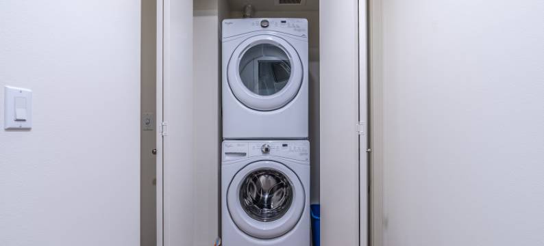 Rooftop Deck and Fitness Center - Luxurious Sophisticated Retreat图片