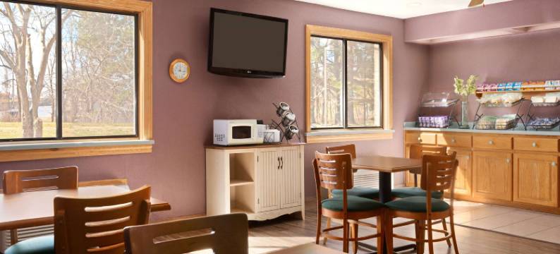 洛根呗盟套房酒店(Baymont by Wyndham Logan)图片