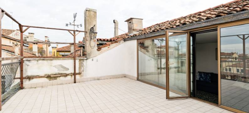 里亚尔托桥阁楼带全景露台(GuestHost - Ponte di Rialto Penthouse)图片