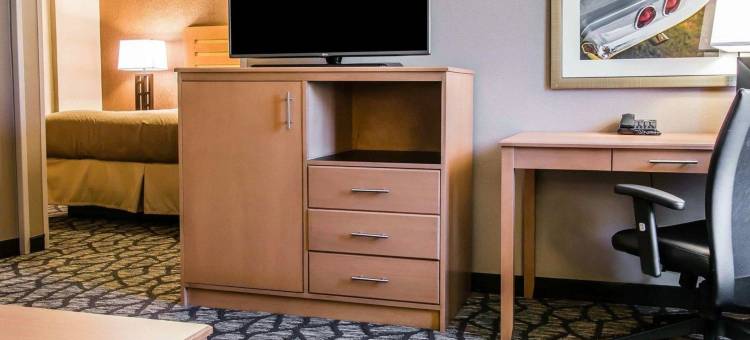 沃伦品质套房酒店 - 底特律(Quality Inn & Suites Warren - Detroit)图片