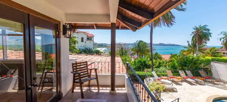 豪华海景火烈鸟之家，配有泳池、公寓和派对露台(Stunning Home with Brand-New Guesthouse and Oceanview Terrace with Private Swimming Pool & Hot Tub)图片