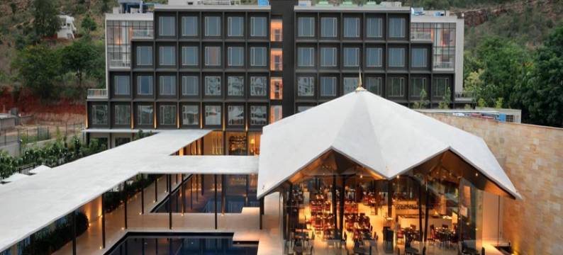 提鲁帕提马尔萨萨诺瓦高级酒店(Marasa Sarovar Premiere)图片