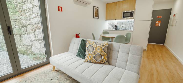 庭院波尔图设计公寓L配有露台(Courtyard Oporto Design Apartment L with Terrace)图片