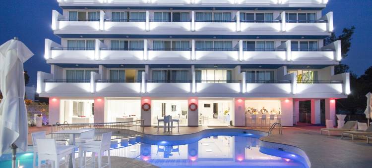 海滩公寓酒店-限成人(Typic Marina Playa - Adults Only)图片