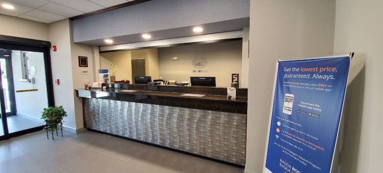 巴拿马城市海滩附近郊区开放式客房酒店(Suburban Studios Near Panama City Beach)图片