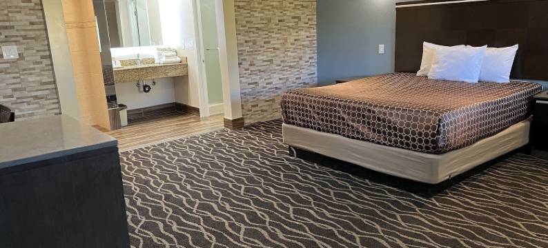 西科维纳核桃套房酒店(Walnut Inn & Suites West Covina)图片