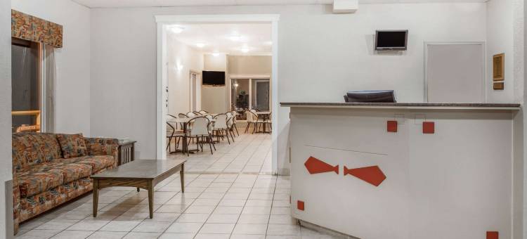 平彻溪温德姆速8酒店(Super 8 by Wyndham Pincher Creek AB)图片