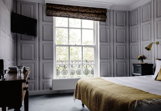 Pembroke Townhouse Hotel Overview