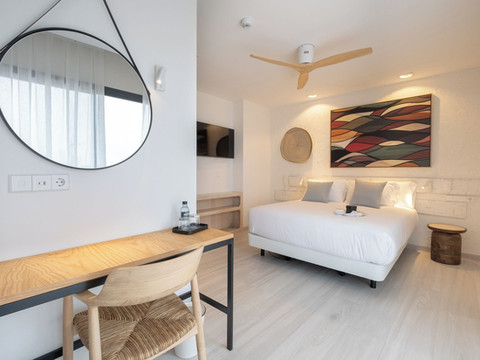 塞蒂纳卡波德帕洛斯港酒店