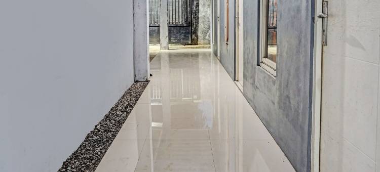 SPOT ON 91756 Alif House 伊斯兰旅馆(Alif House Syariah Redpartner Near Taman Dayu Pandaan)图片