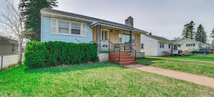 步行到海滩：阿尔皮纳的湖景之家！(Walk to Beach: Lake-view Home in Alpena!)图片