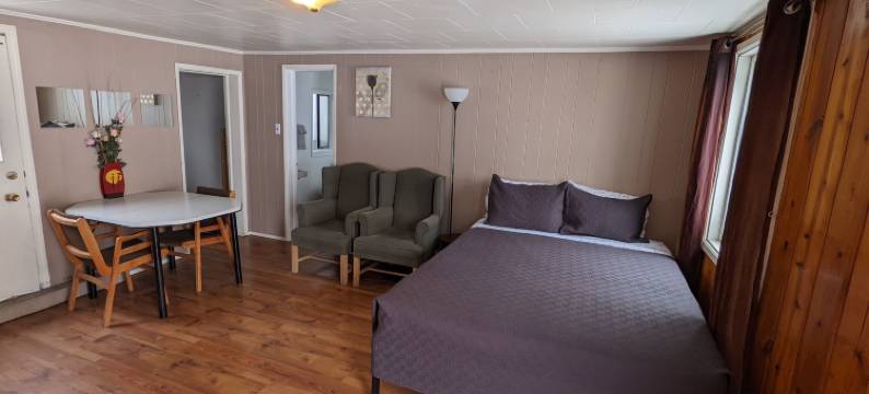 迪尔维尤小屋旅馆(Deerview Lodge & Cabins - Princeton BC)图片