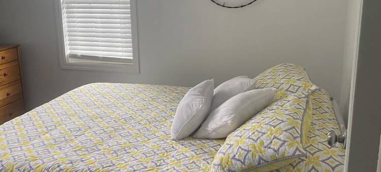 3-bedroom 3 bathroom house with full kitchen in charming Pembroke with AC, WiFi.图片