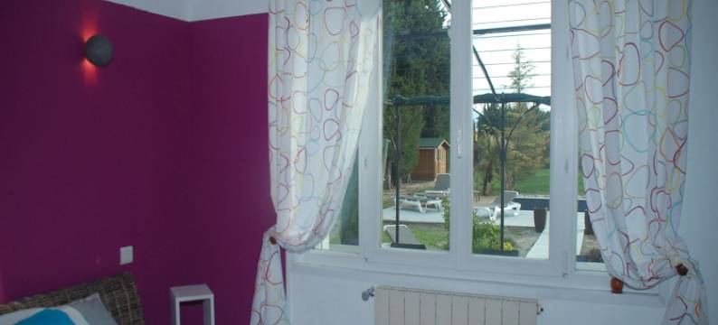 Holiday Home in L'Isle-sur-la-Sorgue with Pool图片
