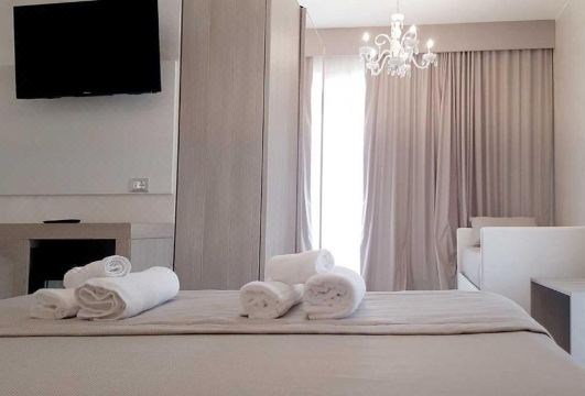 Hotel AuroraHotel Overview