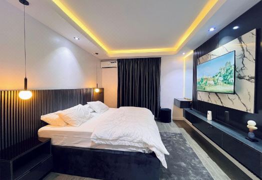 2 Streams Shortlet Apartment Hotel Overview