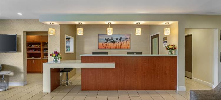 南海岸贝斯特韦斯特优质酒店(Best Western Plus South Coast Inn)图片