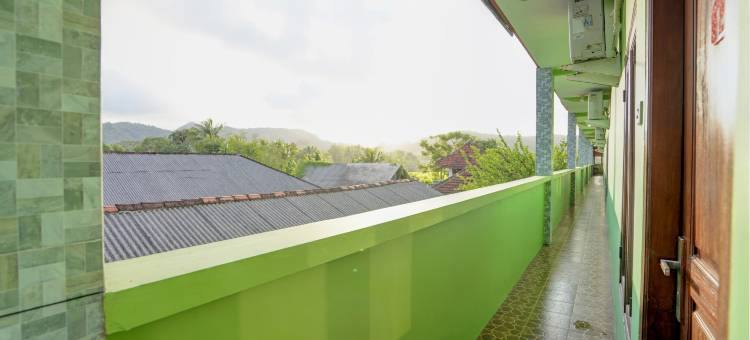 Hotel O 沙哈巴特伊斯兰旅馆靠近普拉萨电信巴威安(Hotel O Sahabat Syariah Near Plasa Telkom Bawean)图片