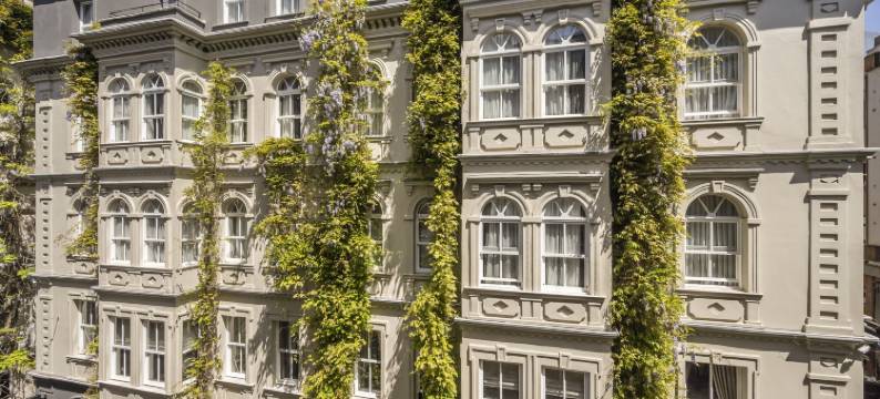 佩拉阿达汉德卡蒙多-傲途格精选(Adahan DeCamondo Pera, Autograph Collection)图片