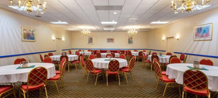 昆斯伯里/乔治湖美吟酒店(Baymont by Wyndham Queensbury / Lake George)图片