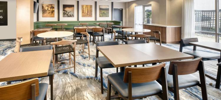 宾顿多伦多万枫酒店(Fairfield Inn & Suites Toronto Brampton)图片