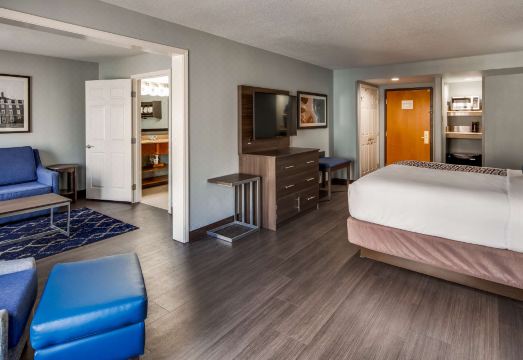 Best Western Plus Champaign/Urbana Inn Over view