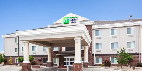 迪金森洲際智選假日套房酒店