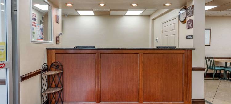 路易斯威尔市中心伊康旅馆(Econo Lodge Downtown)图片