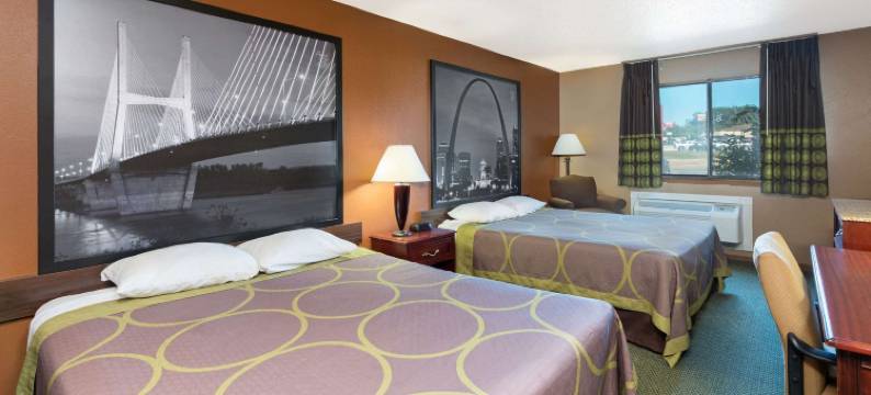 波普拉布拉夫密苏里州温德姆速8酒店(Super 8 by Wyndham Poplar Bluff Missouri)图片