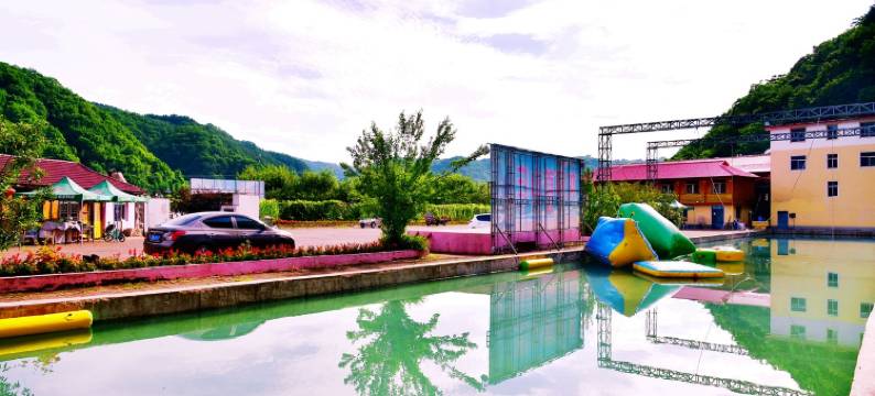 红河谷漂流龙回首山庄特色民宿(双长线分店)图片