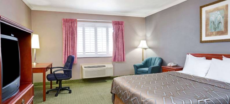 西科维纳市温德姆戴斯酒店(Days Inn by Wyndham West Covina)图片