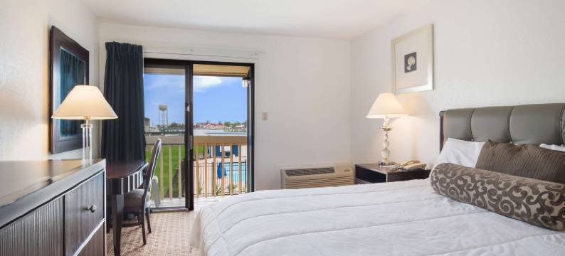 萨默斯湾码头罗德威汽车旅馆(Rodeway Inn at Somers Cove Marina)图片