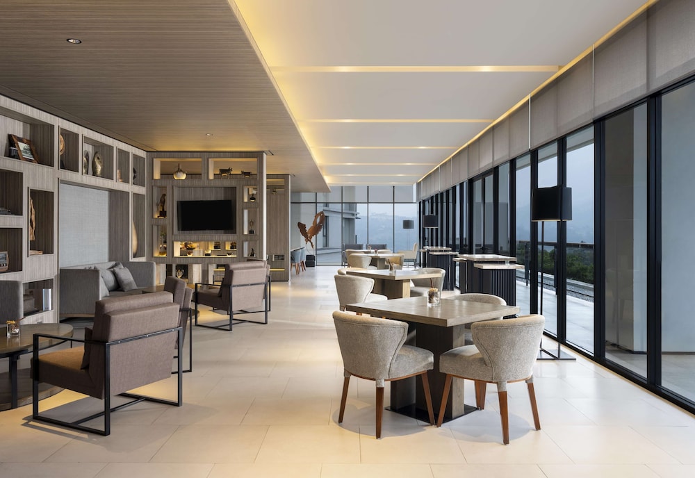 Royal Tulip Golf Resort Gunung Geulis Over view